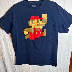 Super Mario Pixelated Mario Mens L Tee
Shirt NWOT